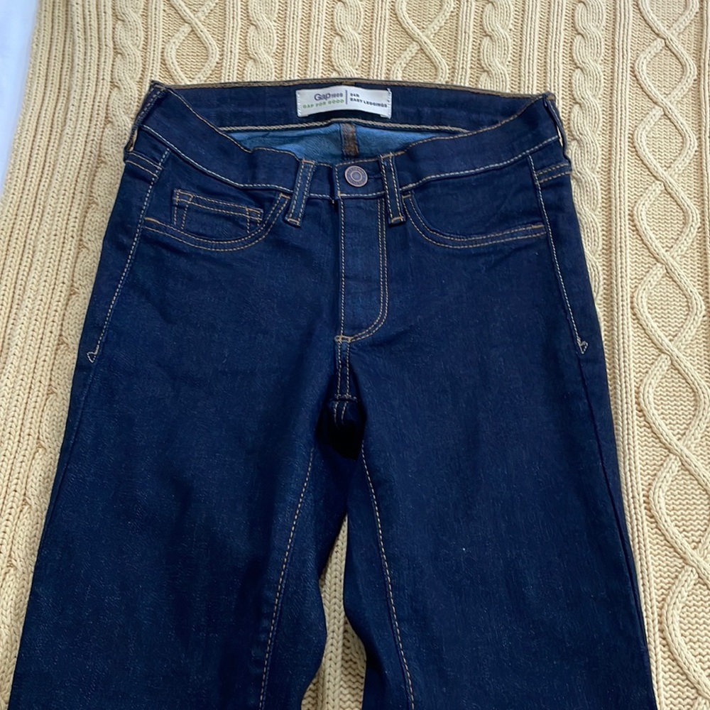 Gap jeans size 00/24R dark wash 'easy leggings'. NWOT.